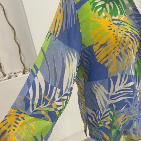 Tropical Print Women's Blouse - Picture 3 of 8